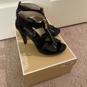 Michael Michael Kors Berkeley T Strap Heels, size 5.5 Black